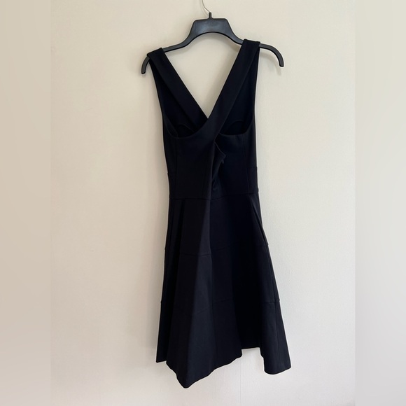 NWT Banana Republic Cross Back Sleeveless Black Ponte Dress, size 6 - Picture 3 of 11